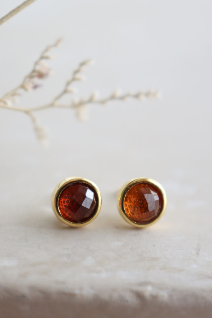 Gold Ohrenstecker mini Granat Art. nr. GOS 12