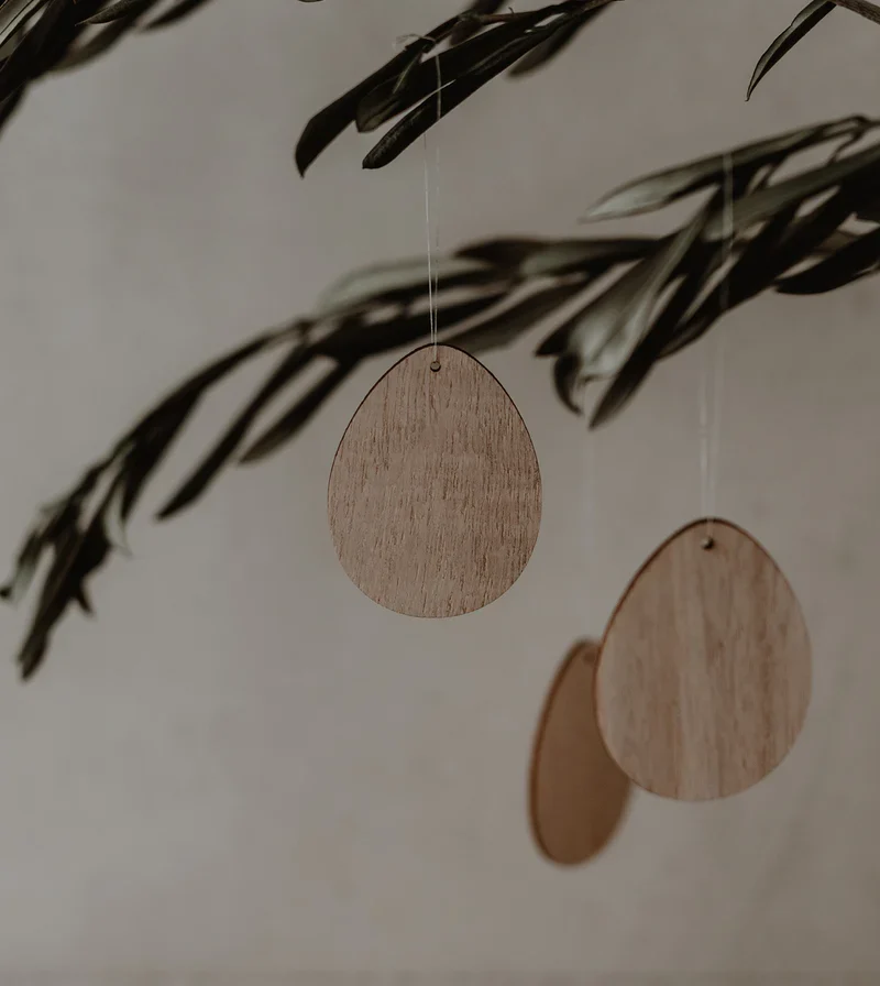 Holzanhänger Eier Natur im 8er Set  Eulenschnitt Art. Nr. E 0398