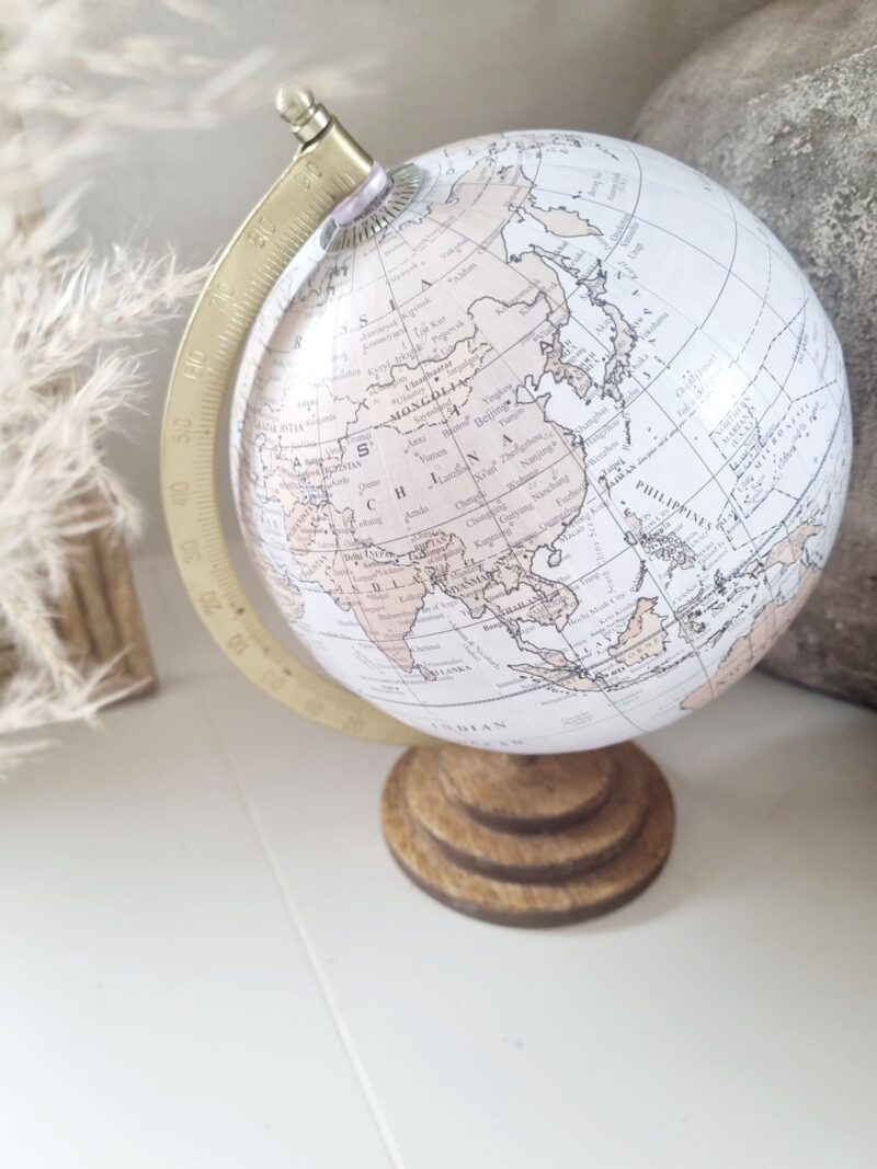 globus weiss gold mittel auf Holzfuss  Art nr. DJ42