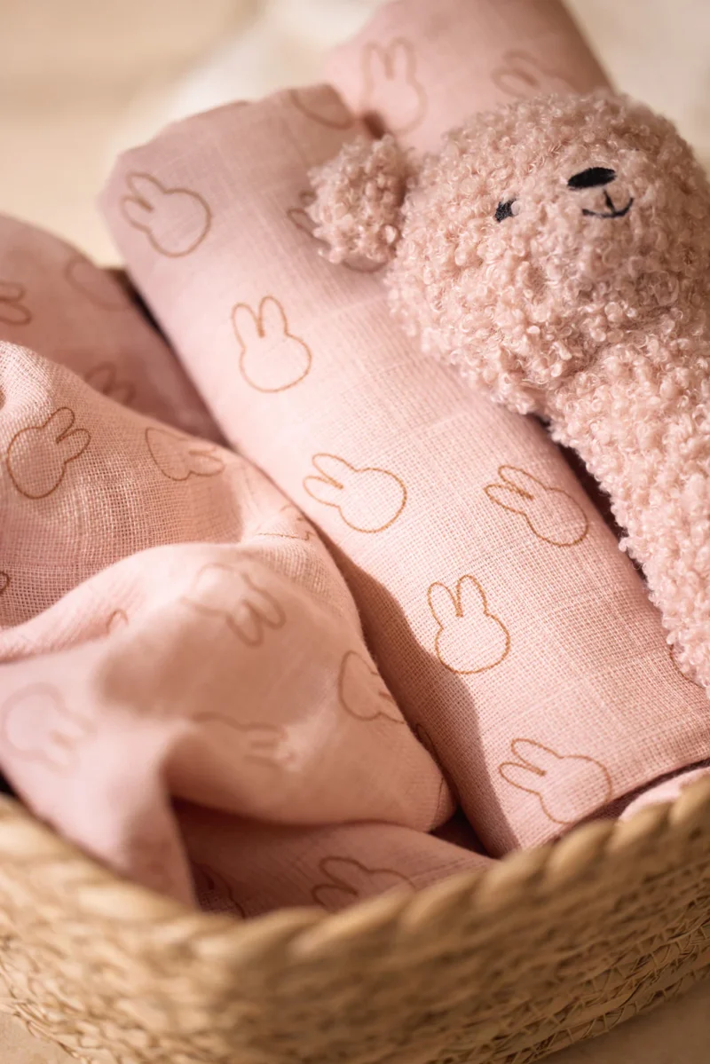 Spucktuch Nuschi 70x70cm -Miffy Silhouettes rosa  3 Stück nr. Jo 32 – Bild 6