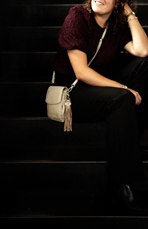 LEDER HANDYTASCHE YUKA sand BAG2BAG NR.TA 222