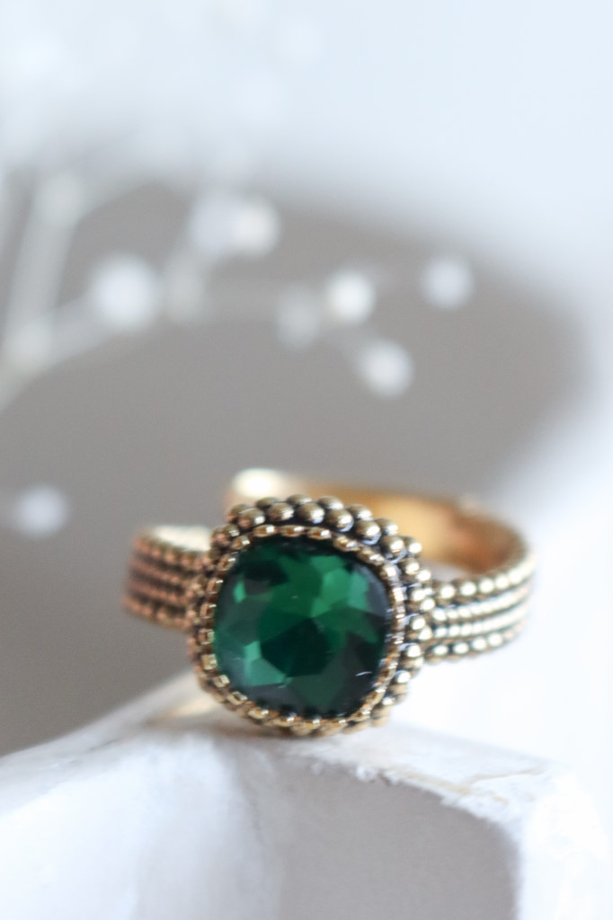 Gold Fingerring Elenor geschwärzt Grün Art. nr. FR1079CHLE