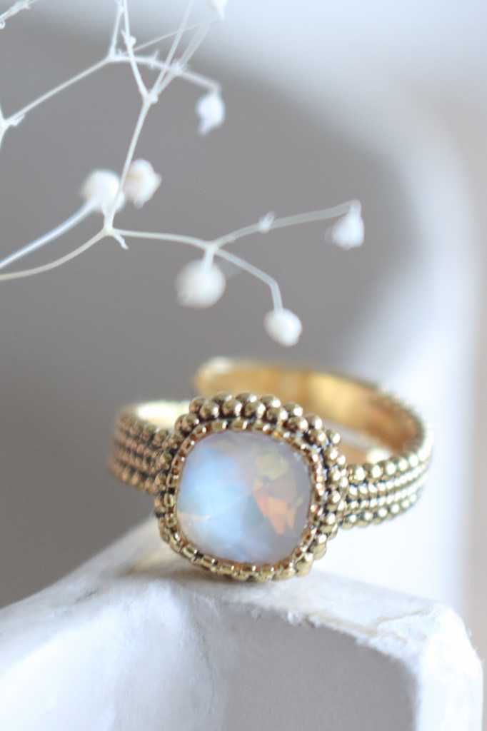 Gold Fingerring Elenor geschwärzt weiss Art. nr. FR1079CHWO