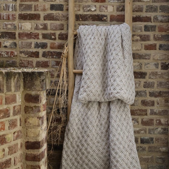 Decke  Verbier off white grau   Art nr. Hl 033