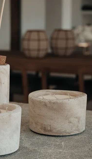 Urban Indoor Kerze, mittelgroß – Ecru Mon da da Art nr. Mo08