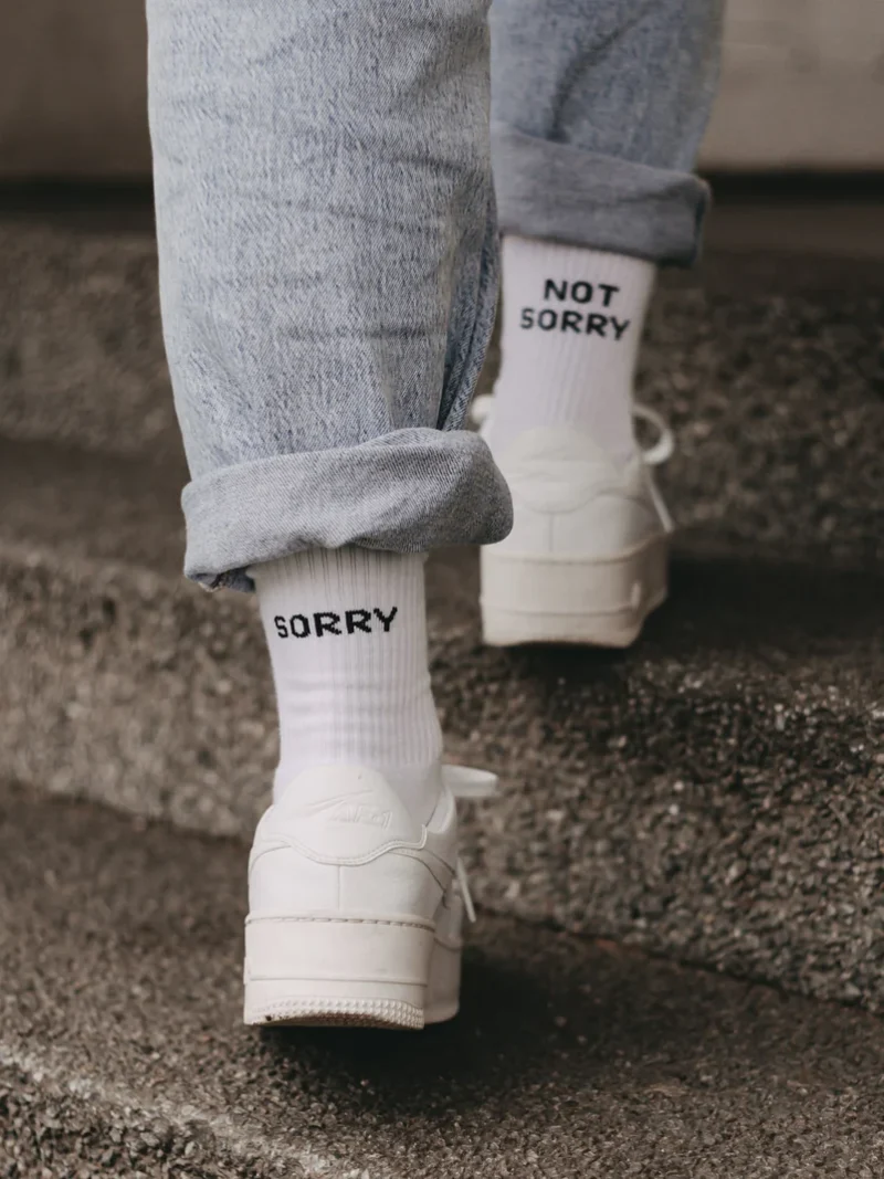 Socken weiß Sorry not Sorry Eulenschnitt Artnr. 01466