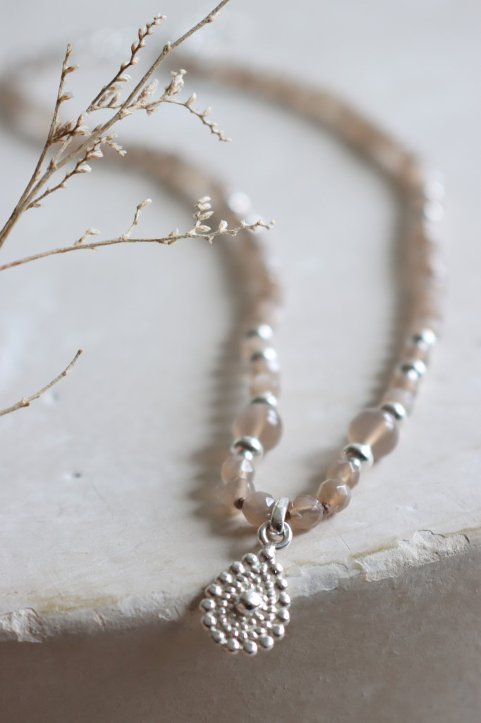 Silber Halskette Clearly Chocolat Mondstein Da Shanti Art. nr. AB88-2158-06-1