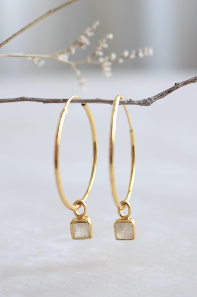 Gold Creolen Iucker Regenbogen Mondstein Art. nr. OH88-8801-04-01