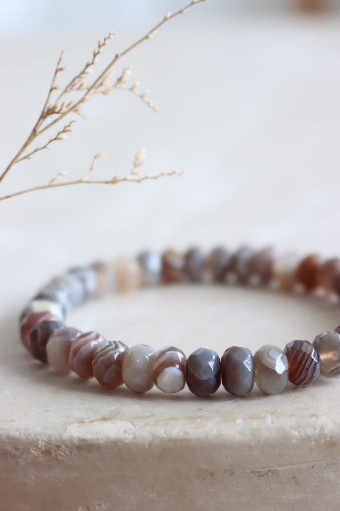 Einfaches Edelstein Button Armband Botswana Achat fac. 8mm  Art. Nr. AB743