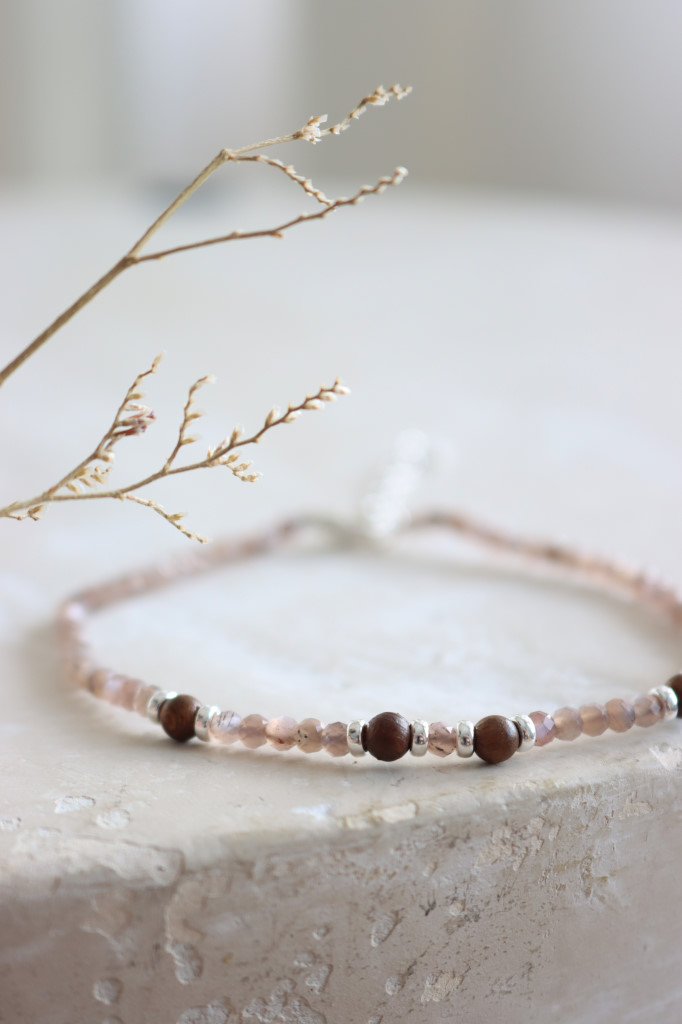 Silber Fusskette Refine Chocclat Mondstein Da Shanti Art. nr. AH88-2157-05-3