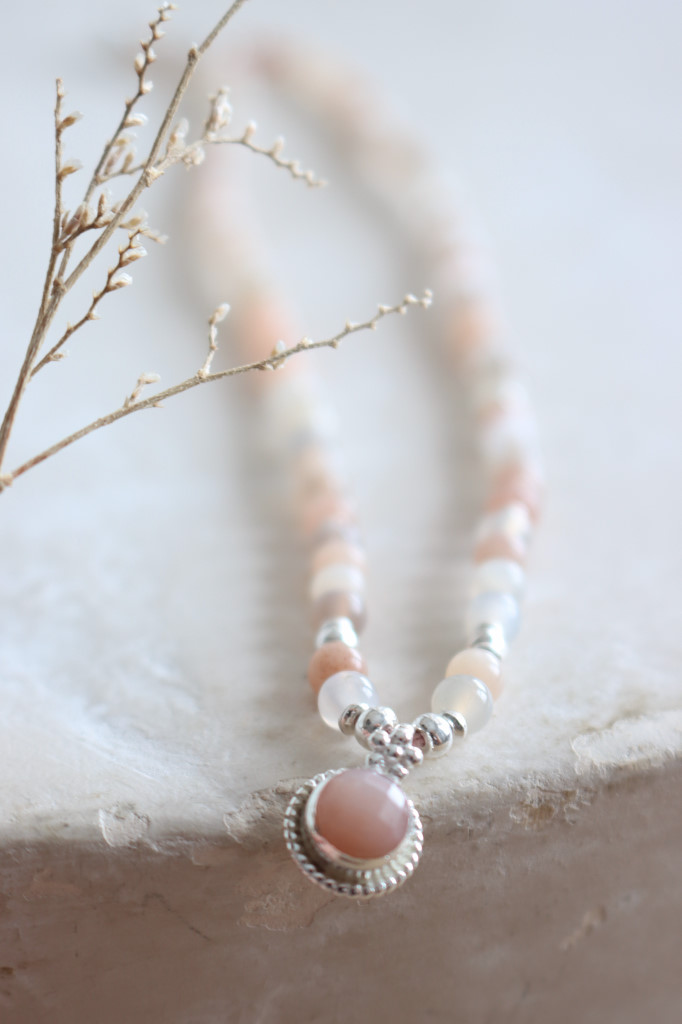 Silber Halskette Harmonic Mondstein nude Da Shanti Art. nr. HK88-2151-1-02