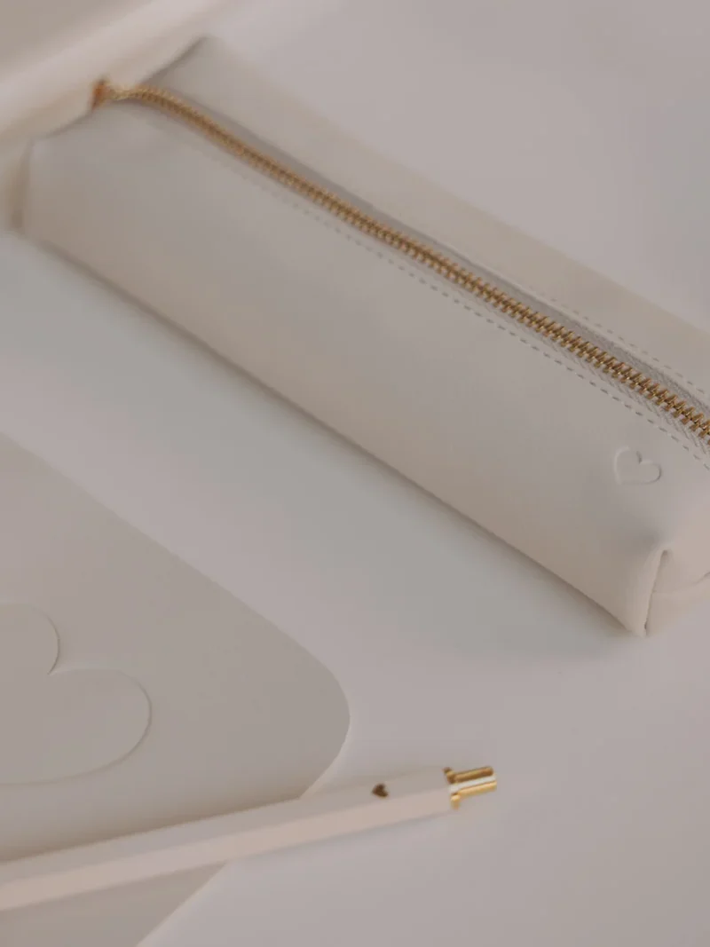 Federtasche Herz creme  Eulenschnitt Art nr. E 9026