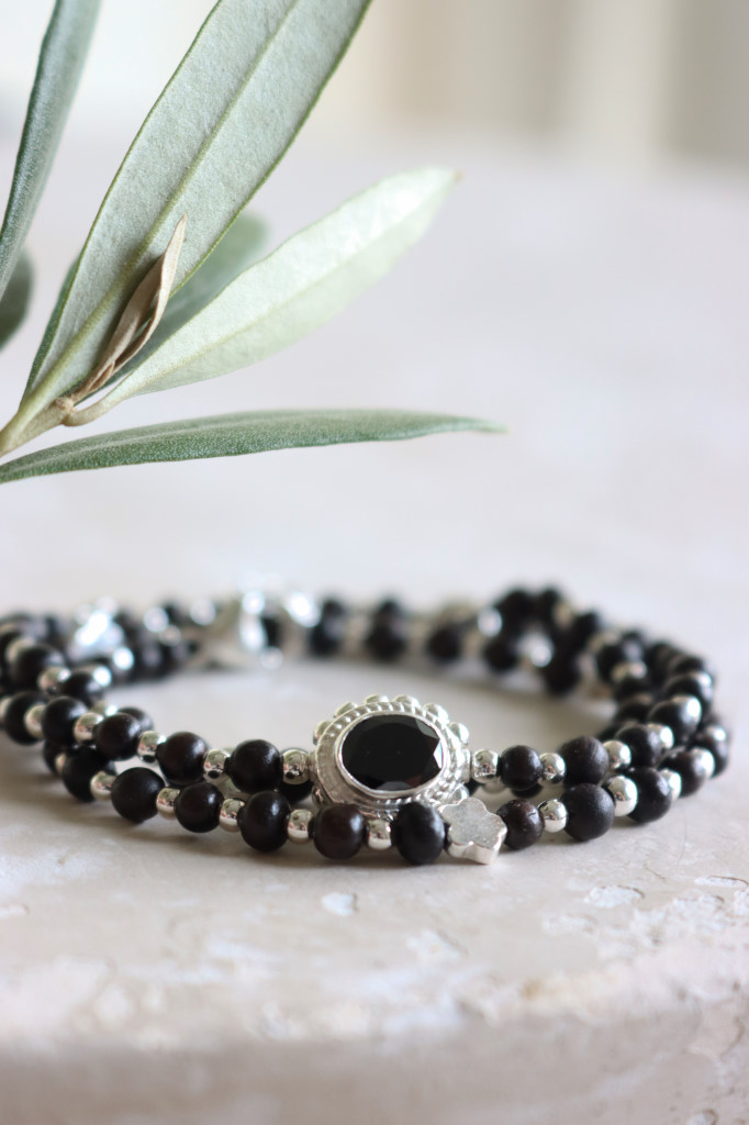 Silber Armkette Treasure Spinell schwarz  Da Shanti At. Nr. DS16969)