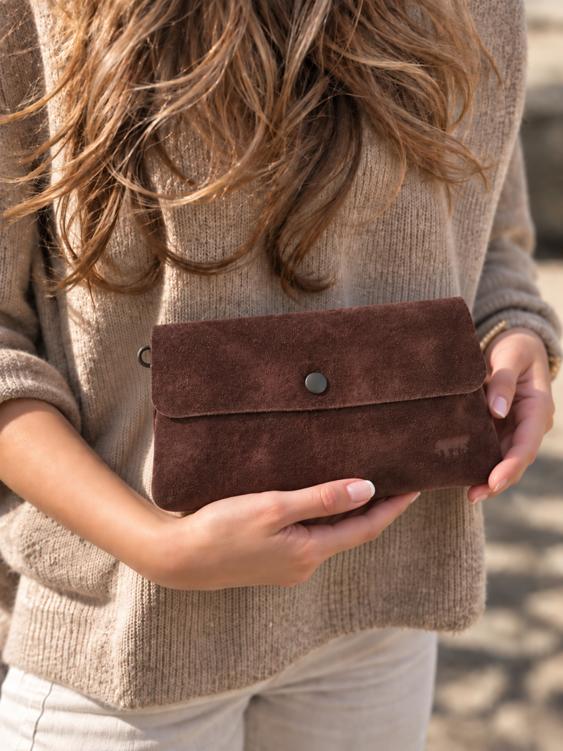 Wildleder-Clutch/Mini-Schultertasche „Lydia“ Choco Bear Art nr. B877